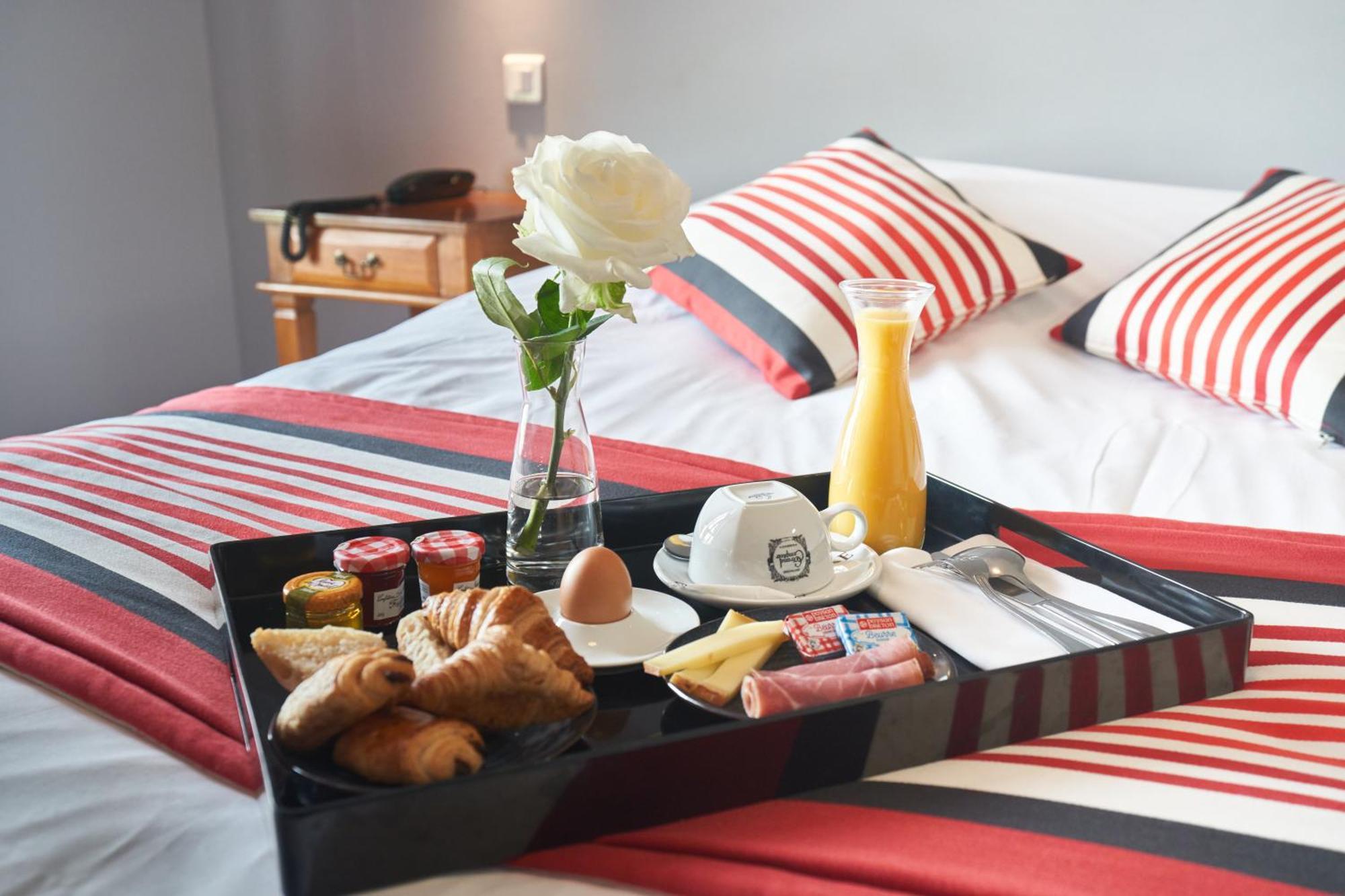 Logis Hotel De La Tour Libourne Ngoại thất bức ảnh