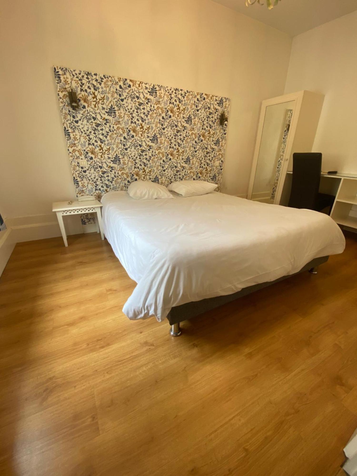 Logis Hotel De La Tour Libourne Ngoại thất bức ảnh