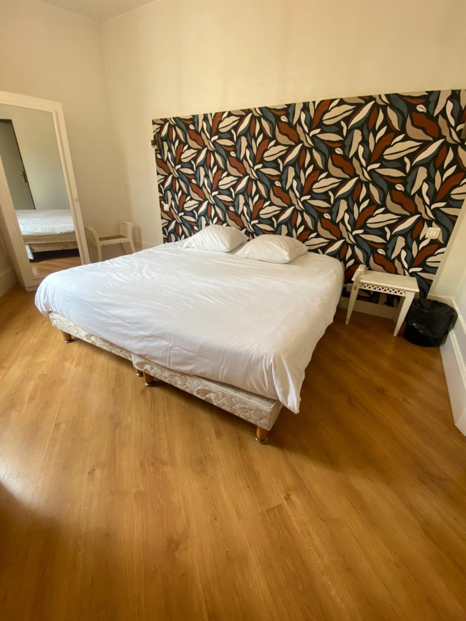 Logis Hotel De La Tour Libourne Ngoại thất bức ảnh