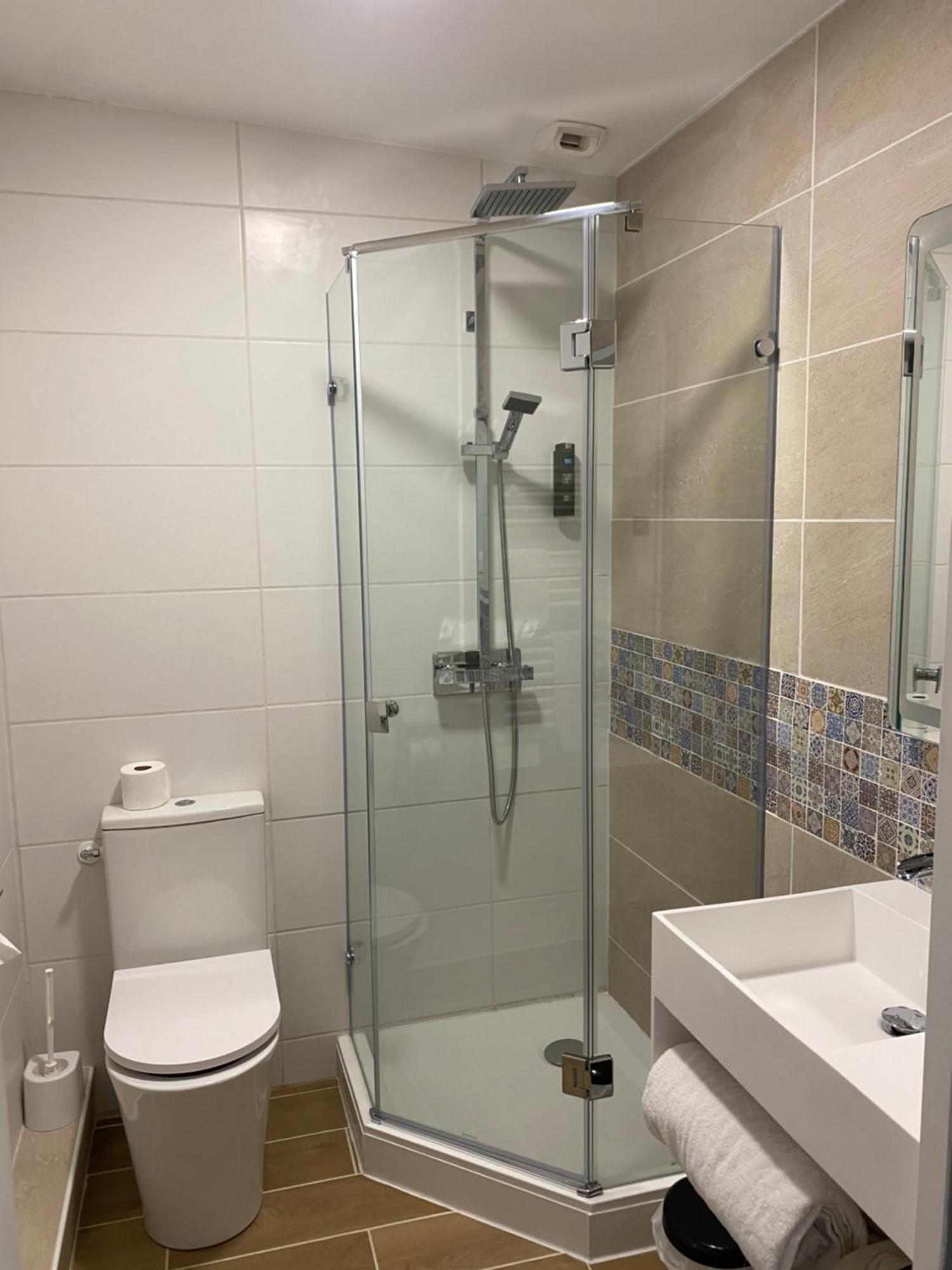 Logis Hotel De La Tour Libourne Ngoại thất bức ảnh